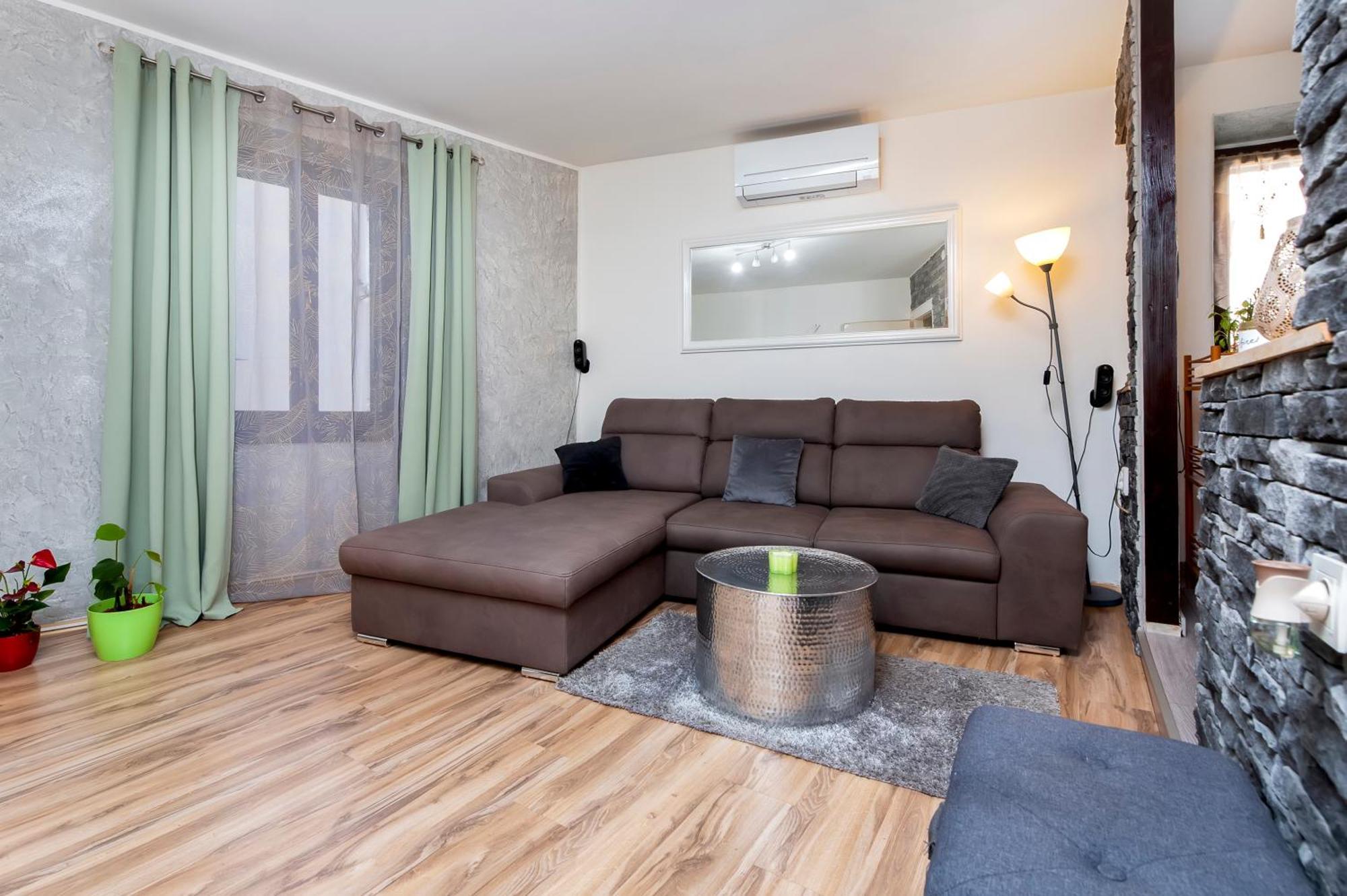 Apartment 1900 罗维尼 外观 照片
